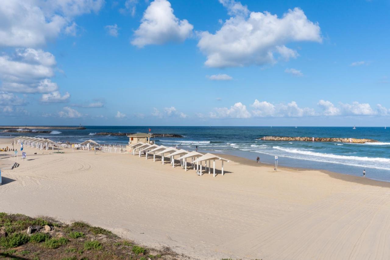 Beachfront Boutique Apartment Herzliya Екстер'єр фото