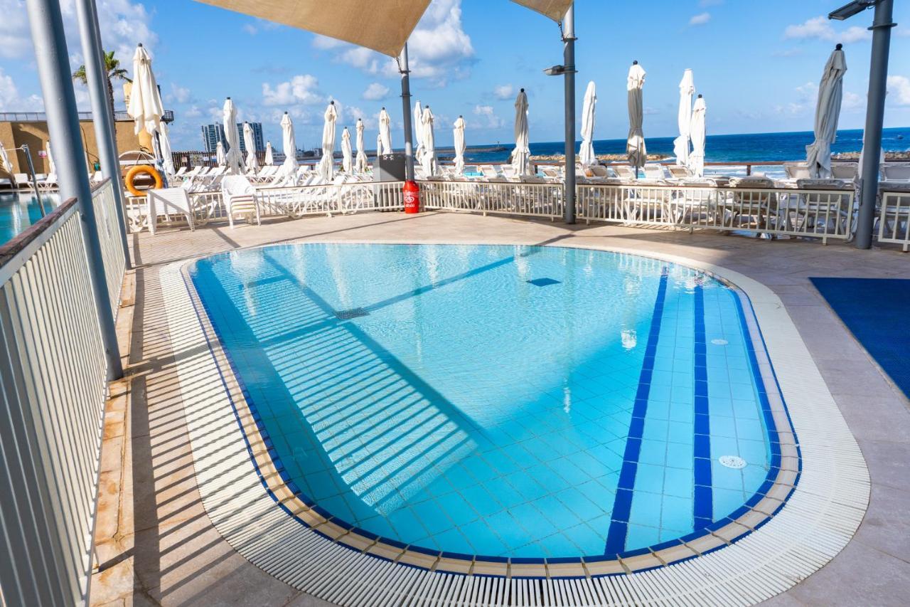 Beachfront Boutique Apartment Herzliya Екстер'єр фото