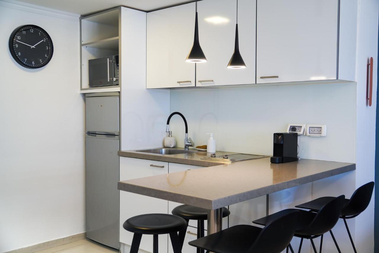 Beachfront Boutique Apartment Herzliya Екстер'єр фото