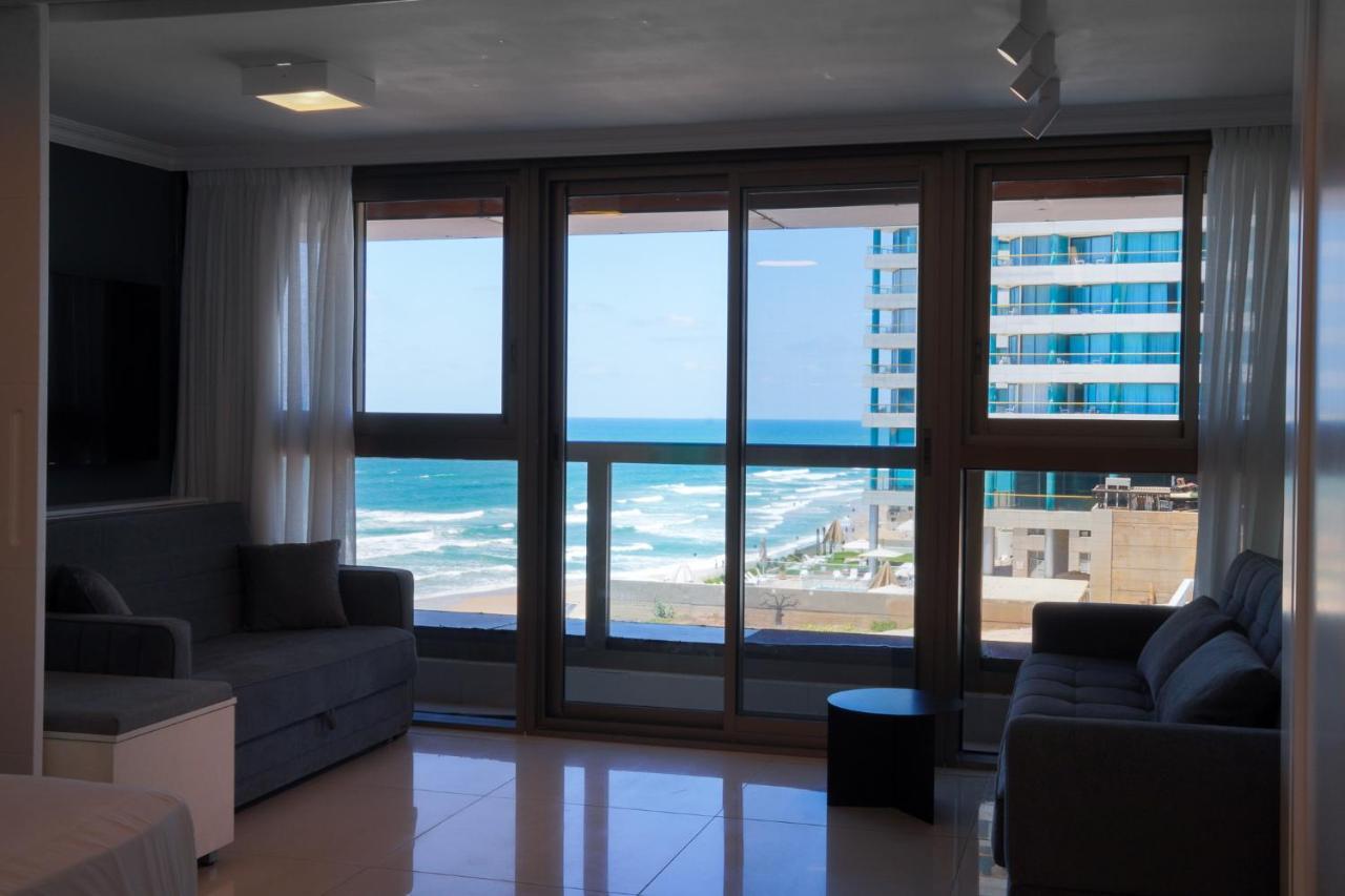 Beachfront Boutique Apartment Herzliya Екстер'єр фото
