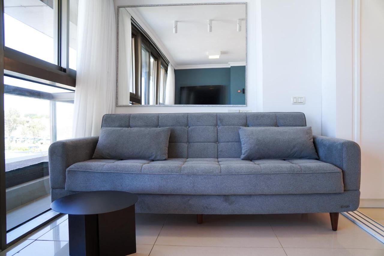 Beachfront Boutique Apartment Herzliya Екстер'єр фото